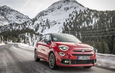 Three quarters of Brits sing in the car according to new Fiat study